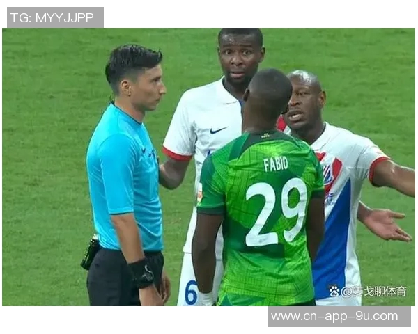 法比奥与马马杜马莱莱携手备战新赛季全力以赴训练中