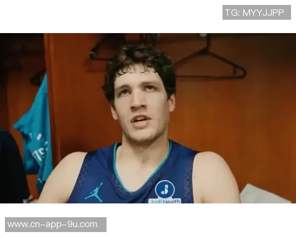 PJ霍尔谈加盟黄蜂的感受与夏联队友的默契建立